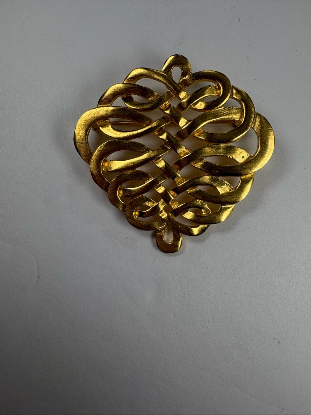 Vintage MMA Celtic Infinity Knot Brooch Gold Tone